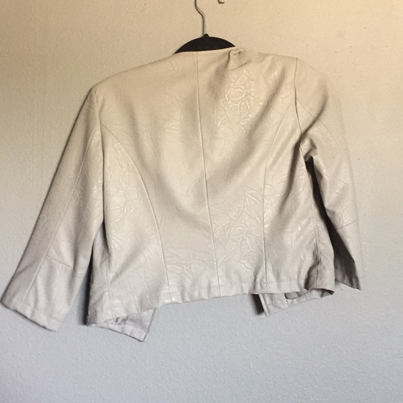 Jacket - Picture 5 of 5